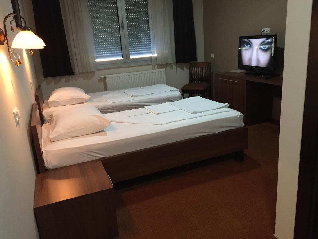Hotel Oaza Konjic Zimmer foto